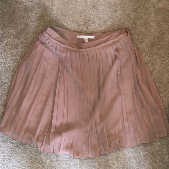 Lauren Conrad pleated Skirt - Picture 2 of 5